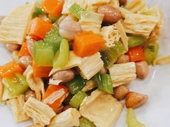 西芹腐竹-半亩园(奥特莱斯店)