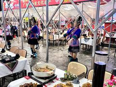 -刘姐啤酒鱼民族演艺餐厅(西街总店)