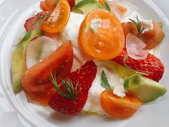 布拉塔芝士奶酪沙拉-福楼法餐厅FLO