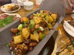 -小锅巴纳西餐厅
