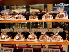 面包甜点陈列柜-Laderach 莱德拉(上海环贸iapm店)