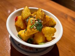 孜然小土豆-炉小二铜锅牛蛙•川湘菜(三里屯店)