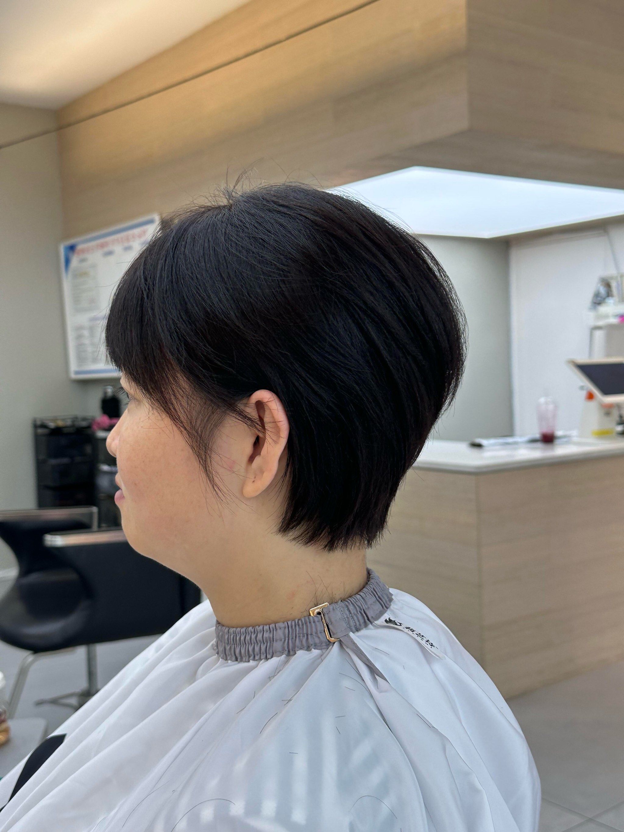 女生短发这样后脑勺超级饱满