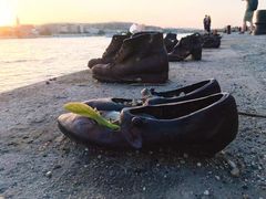 -多瑙河畔鞋履雕塑