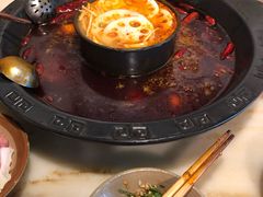 -黄潇洒老火锅(九眼桥宏济巷店)