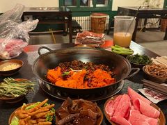 -渝井巷重庆老火锅(沈阳吉祥店)