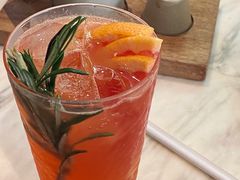 -彳亍咖啡·这里(水湾路店)