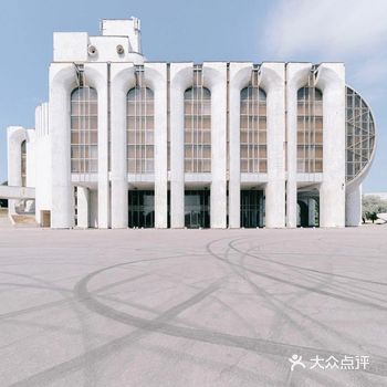 致敬｜大名鼎鼎的诺夫哥罗德剧院，宏伟野蛮主义