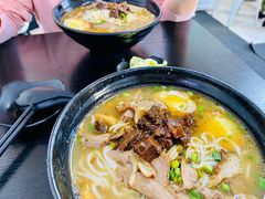 -花溪巷牛肉粉(泉城路店)