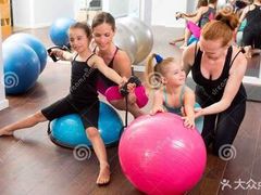 -悦动体能篮球羽毛球网球(三里河店)