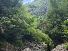 -安吉龙王山峡谷漂流