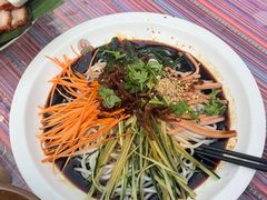 -老滇山寨•云南特色菜•地方菜•民族风情歌舞表演(金碧店)