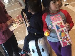 -深圳君逸国际酒店(龙岗横岗塘坑地铁站店)