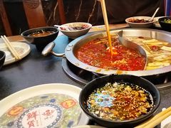 -沸炉重庆老火锅(军事博物馆店)