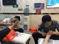 -郑远元专业修脚房(国顺东路店)