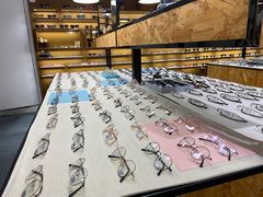 -罗伯特眼镜·蔡司官方授权(罗湖国贸店)