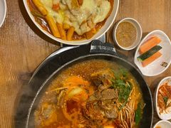 -喇喇排骨火锅·传统韩式脊骨汤(望京西园总店)
