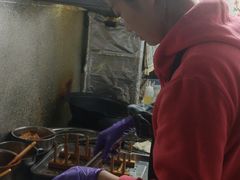 餐具摆设-小红车炸蛋葱油饼