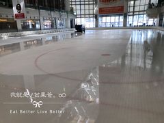 -冰纷万象滑冰场(深圳万象城店)