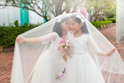 -现代经典婚纱摄影
