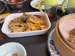-头上红煨盐鸡·非遗院子餐厅
