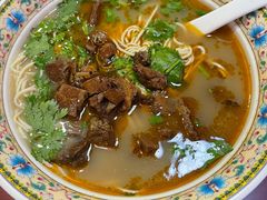 红烧牛肉面-金杨拉面王小吃面馆·牛三宝面·红烧牛肉粉