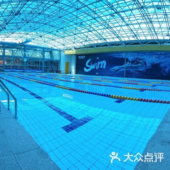 奇迹健身恒温游泳馆