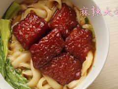 红烧肉刀削面-麻辣大学(上野店)