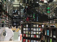 -钟书阁(群光广场店)