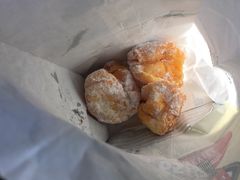 -Winchell's Donuts House