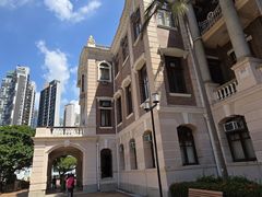 -香港大学