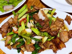 红糖馒头配秘制回锅肉-凯华海鲜火锅·传承三十六年