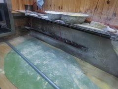 现场制作的菠菜面-手擀菠菜面(西康路店)