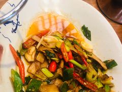 -阿瓦山寨·湘菜现炒·剁椒鱼头王(咸阳总店)