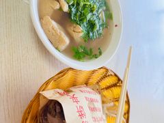 -洪峰浩老北京烧饼夹肉(角门路店)