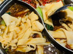 -阿瓦山寨·湘菜现炒·剁椒鱼头王(咸阳总店)
