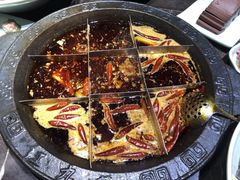 -红九格老火锅(三峡广场店)