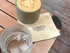 热椰子拿铁-舊新事咖啡NOTHING NEW COFFEE