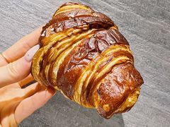 碱水羊角包-OUR Bakery(三里屯太古里店)