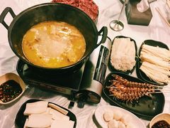 -鲜入围煮花胶鸡海鲜火锅