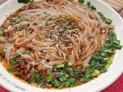 -啊墨江牛烂烀米线