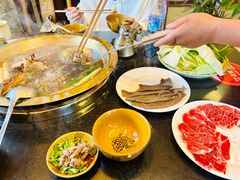 -周老三跷脚牛肉·全牛火锅(非遗传承店)