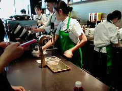 -星巴克臻选(莘庄仲盛店)
