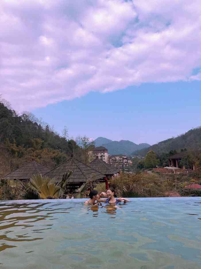 中铁花水湾温泉酒店