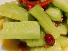 刀拍青瓜-姚姚酸菜鱼·金戈戈香港豉油鸡(喜荟城联名店)