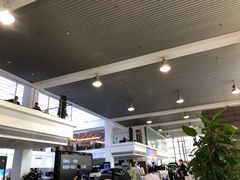 -上海星瀚奔驰4S店(红柳路店)