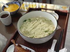 -百年老字号·观振兴蟹黄面·三虾面·苏式面(观前街富仁坊巷店)