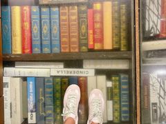 -钟书阁(松江泰晤士小镇店)