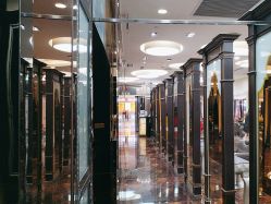 点击看大图 -八佰伴8008星级形象店