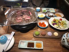 -明洞阿姨·韩式酱蟹烤肉·创意料理(三元桥店)